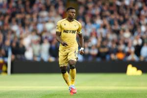 記者：據(jù)了解，格伊目前無(wú)意就轉(zhuǎn)會(huì)利物浦告吹而發(fā)表聲明