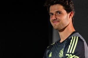 豪門(mén)夢(mèng)！郵報(bào)：維拉此前報(bào)價(jià)拉門(mén)斯高于曼聯(lián)，但球員一心想去曼聯(lián)